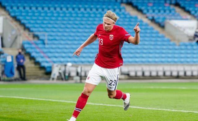  哈兰德戴帽助多特逆转，刷新队史进球纪录  